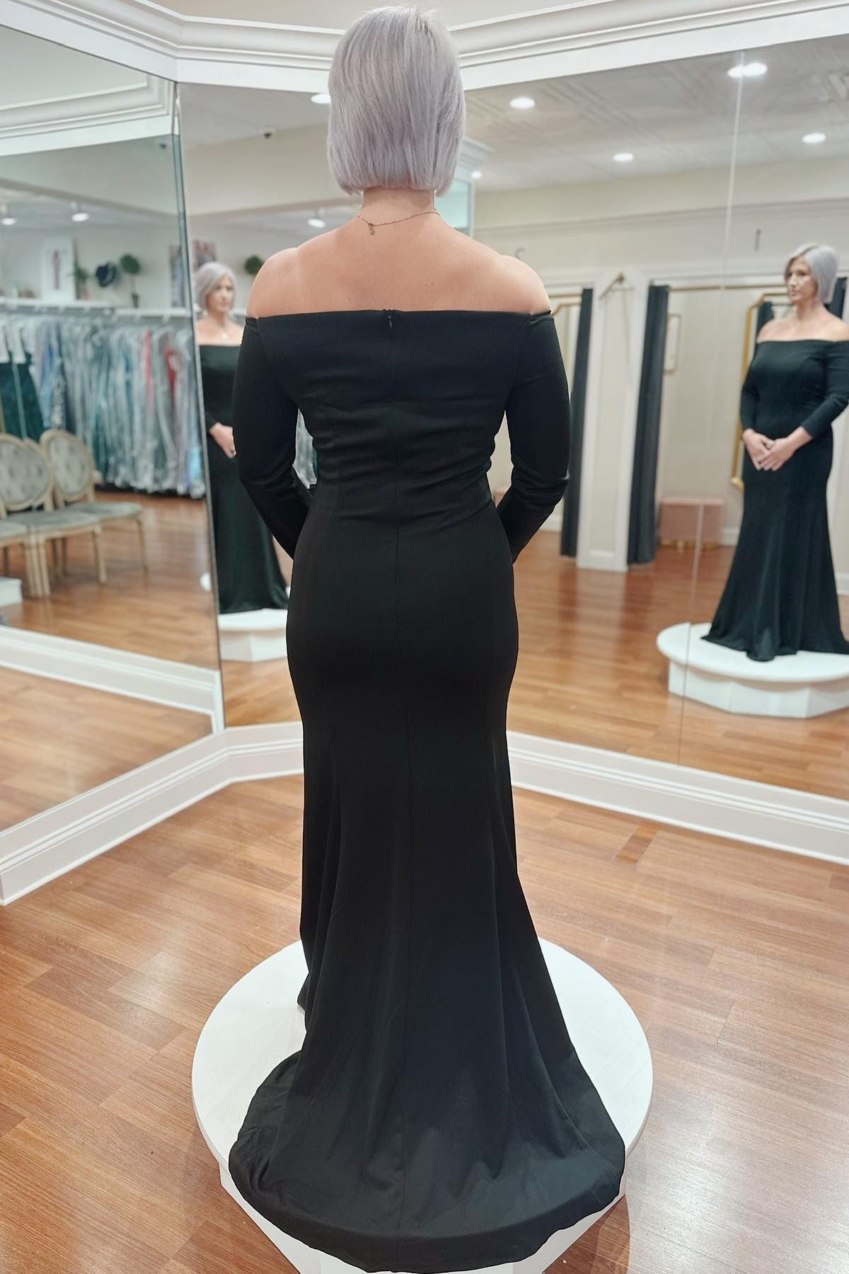 Elegant Black Off-the-Shoulder Mermaid Mother's Gown