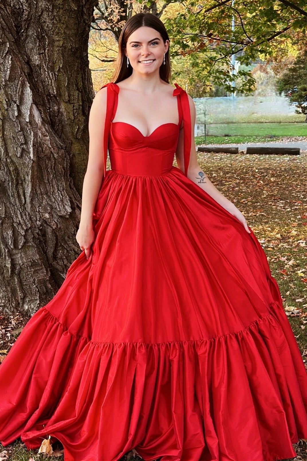 Sweetheart Bow Strap A-Line Long Prom Dress in red