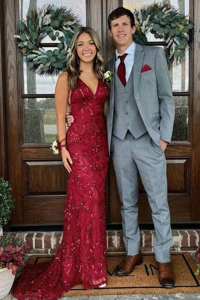 Stunning Burgundy Spaghetti-Straps V-Neck Mermaid Evening Dress Sleeveless With Ruffles main image 1