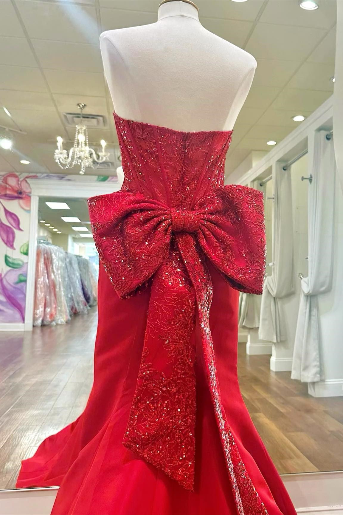 Red Sequin-Embroidery Sweetheart Bow-Back Trumpet Prom Gown