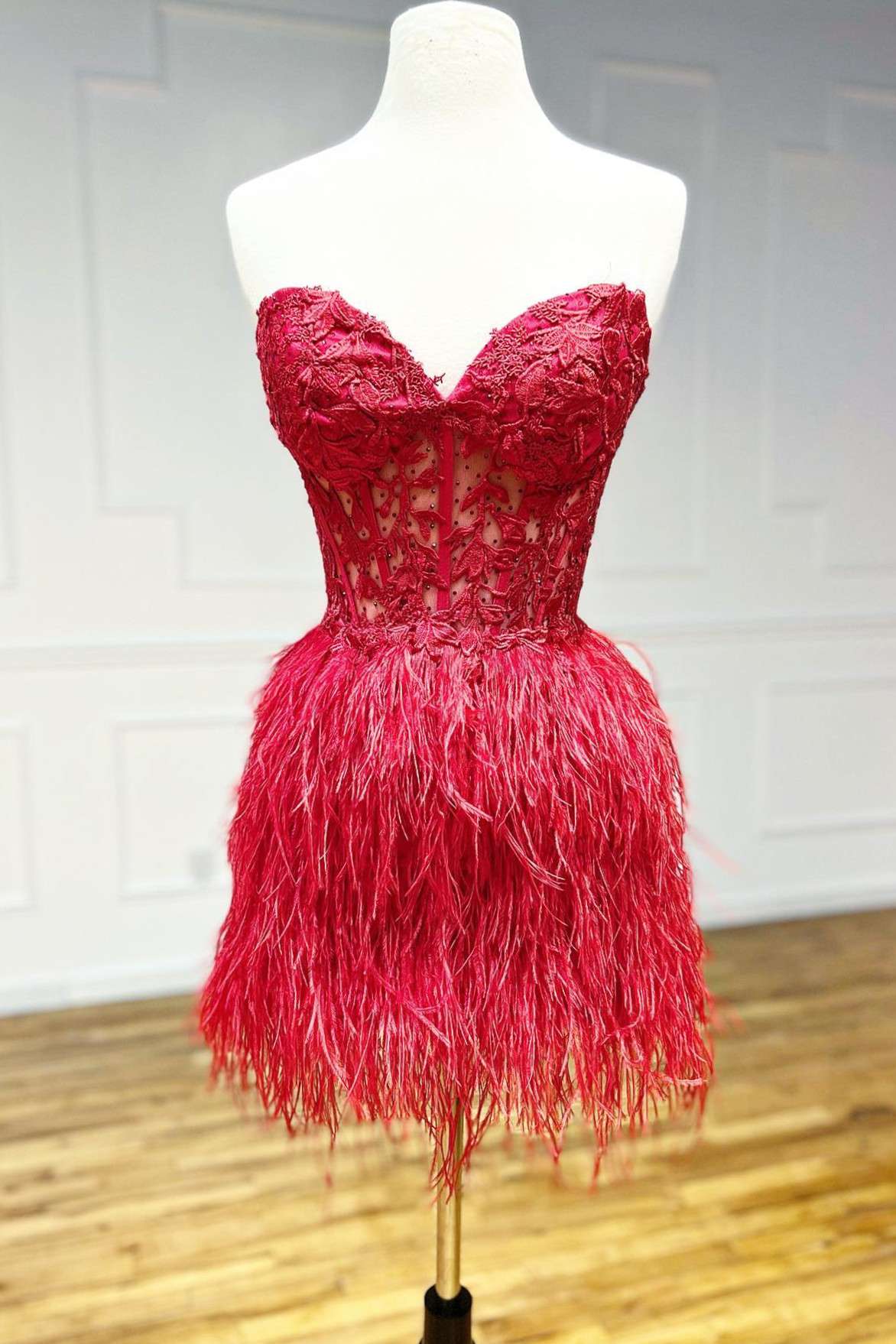 Black Feathers Strapless Short Homecoming Dress