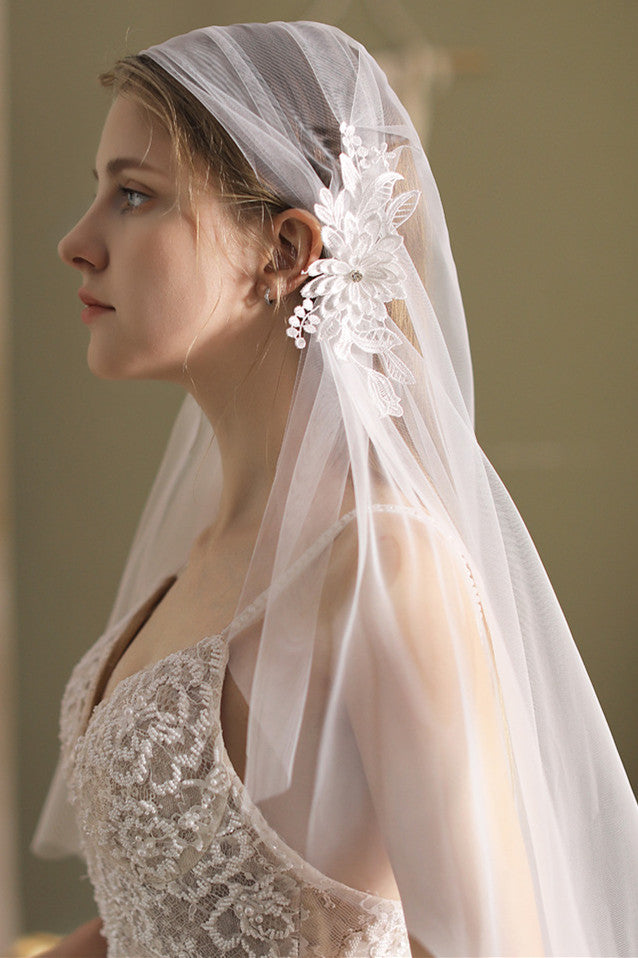 Classic Lace-Trimmed Blusher Veil