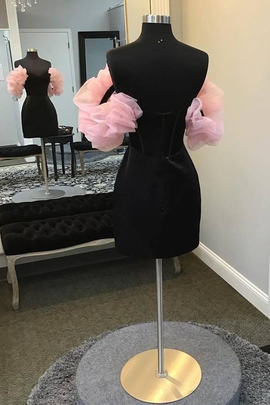 Black Off the Shoulder Velvet Tight Homecoming Dress