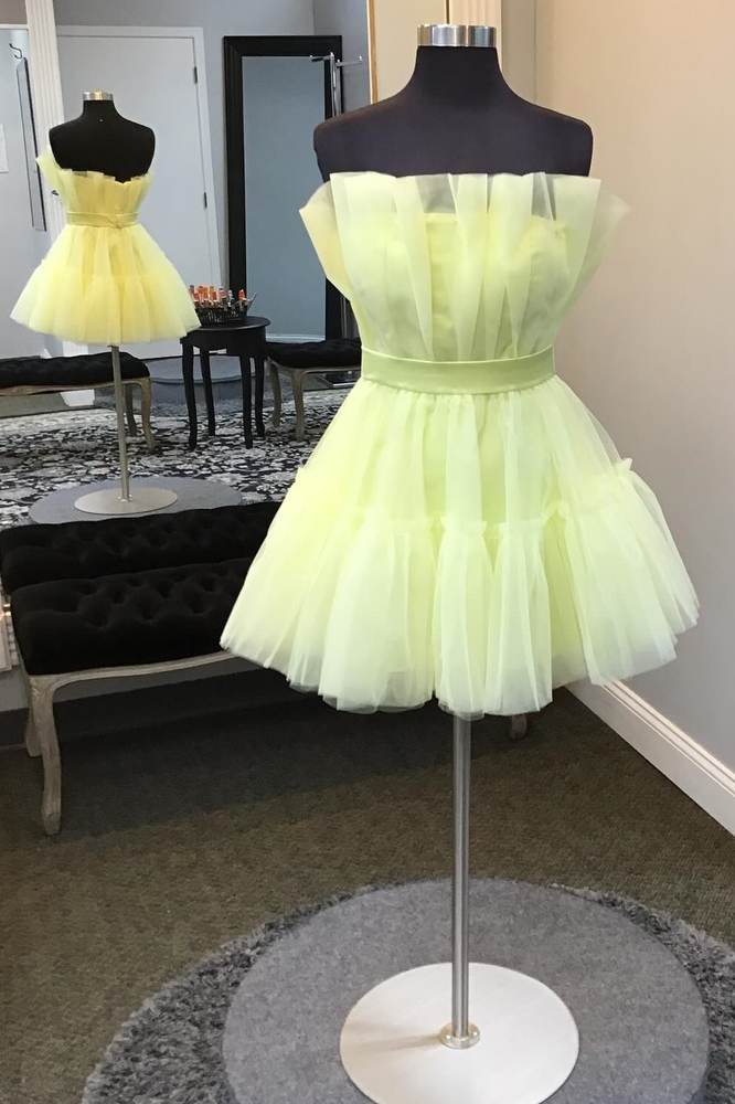 Light Yellow Strapless A-Line Tulle Homecoming Dress