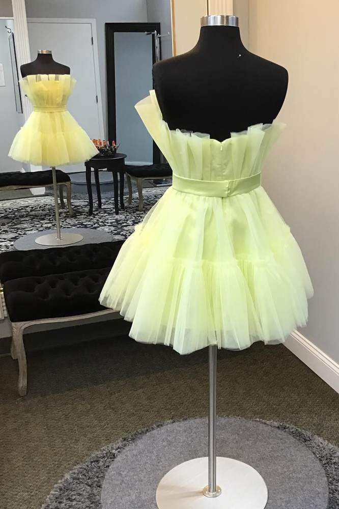 Light Yellow Strapless A-Line Tulle Homecoming Dress