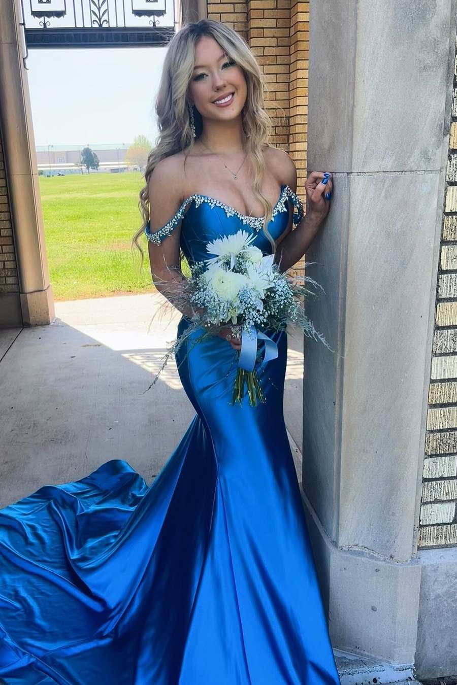 Off-Shoulder Beads Scoop Mermaid Long Formal Prom Dress with Train