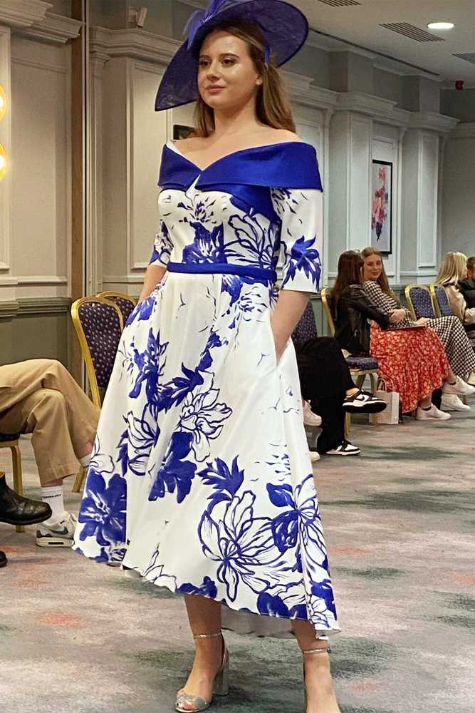 Blue Flower Prints Portrait 1/2 Sleeves Mother of the Bride Dress
