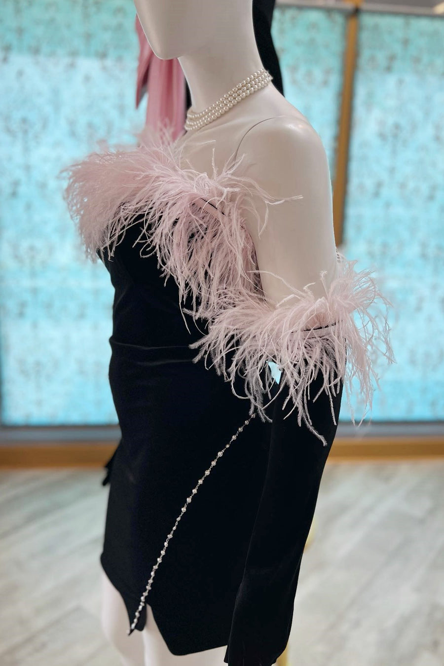 Black Velvet Feathers Strapless Cocktail Dress with Gloves