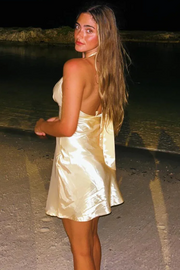 Halter A-Line Empire-Waist V-Neck Satin Short Homecoming Dress