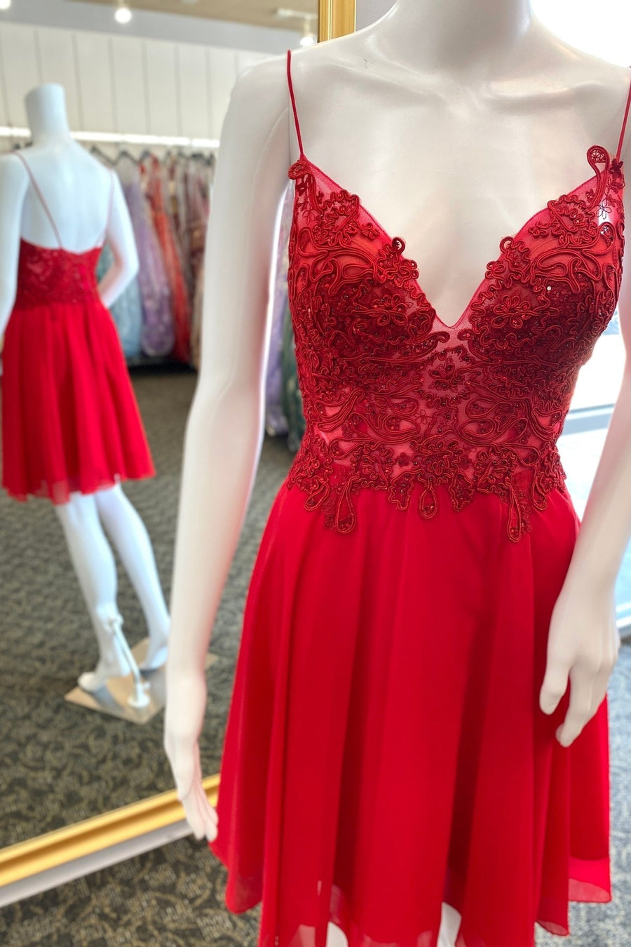 Red Chiffon A-Line Homecoming Dress with Appliques