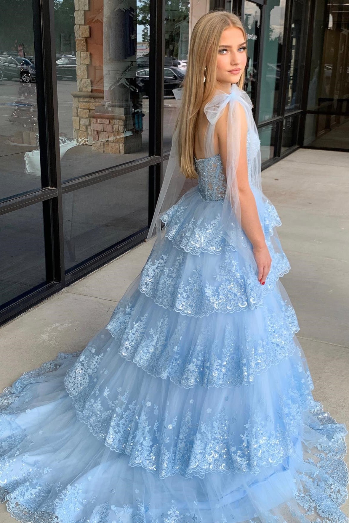 Blue ruffle 2025 prom dress