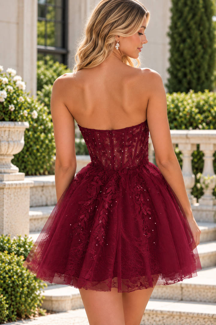 A-Line Strapless Empire-Waist Sweetheart Tulle Short Homecoming Dress with Lace Appliques