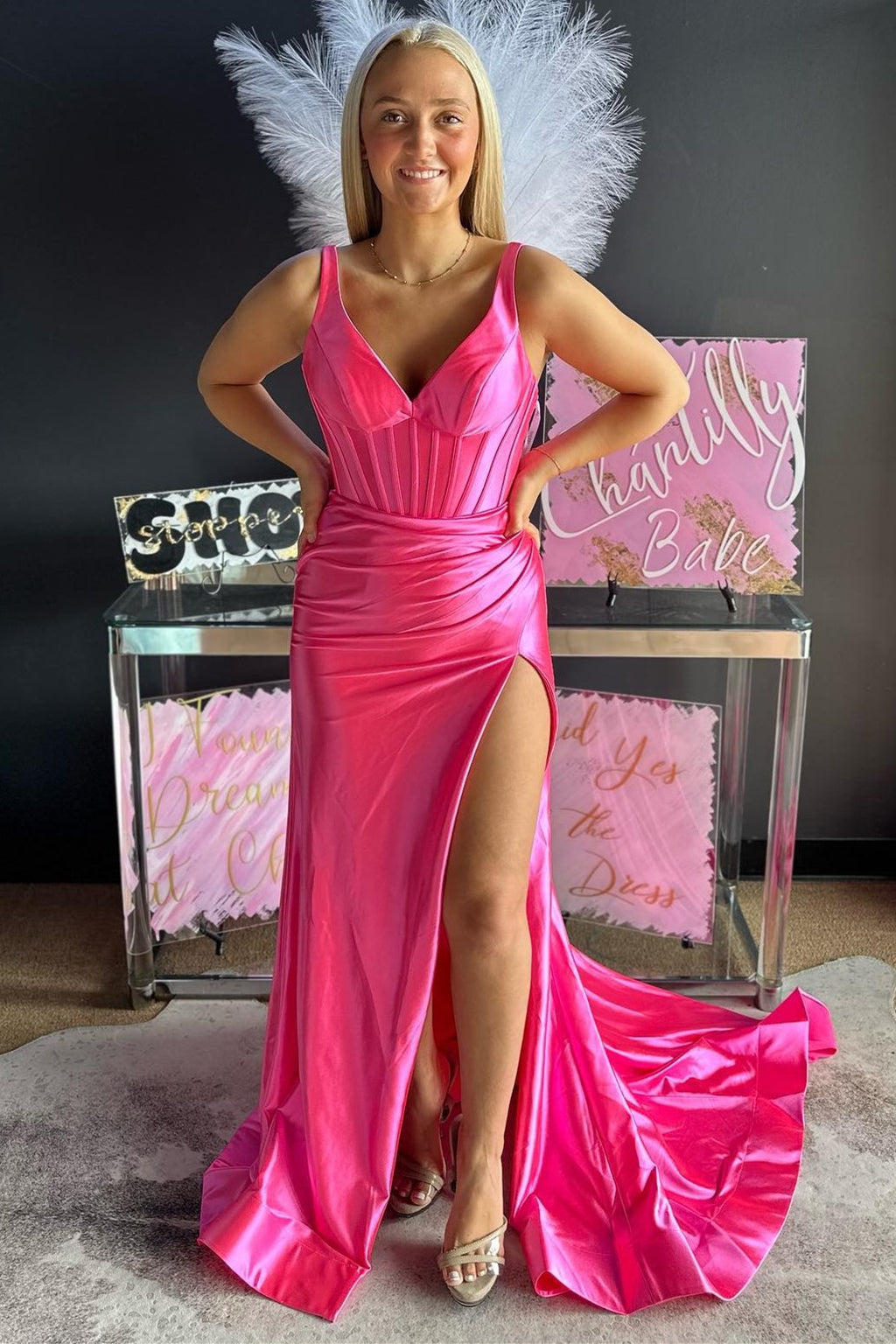 Floral Appliques V-Neck Lace-Up Mermaid Long Formal Dress with Slit