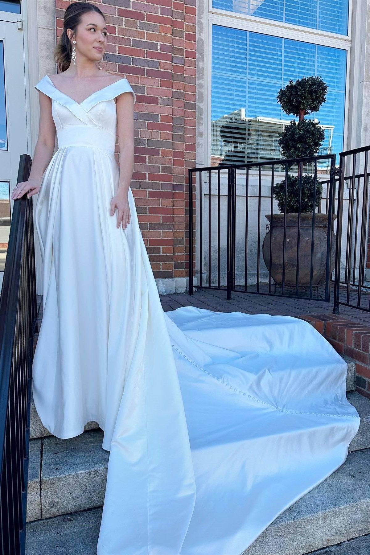 White Portrait High-Waist A-Line Long Wedding Dress