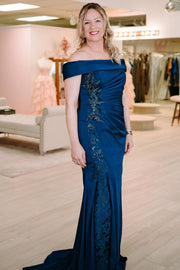 Off-the-Shoulder Navy Blue Mother's Gown with Appliques