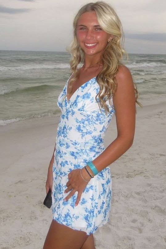Stunning Spaghetti Straps V-Neck Print Tight Sleeveless Homecoming Dress