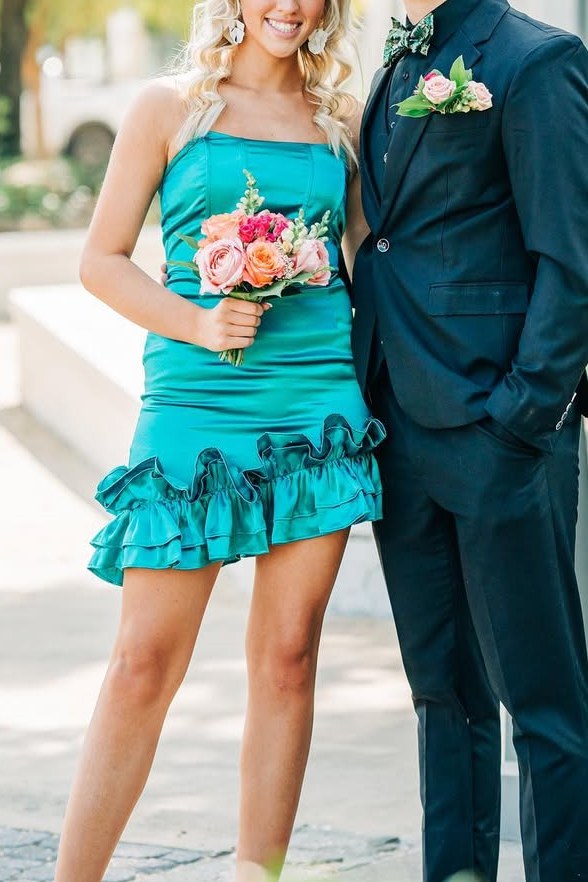 Strapless Ruffles Sleeveless Satin Pleats Mini Homecoming Dress