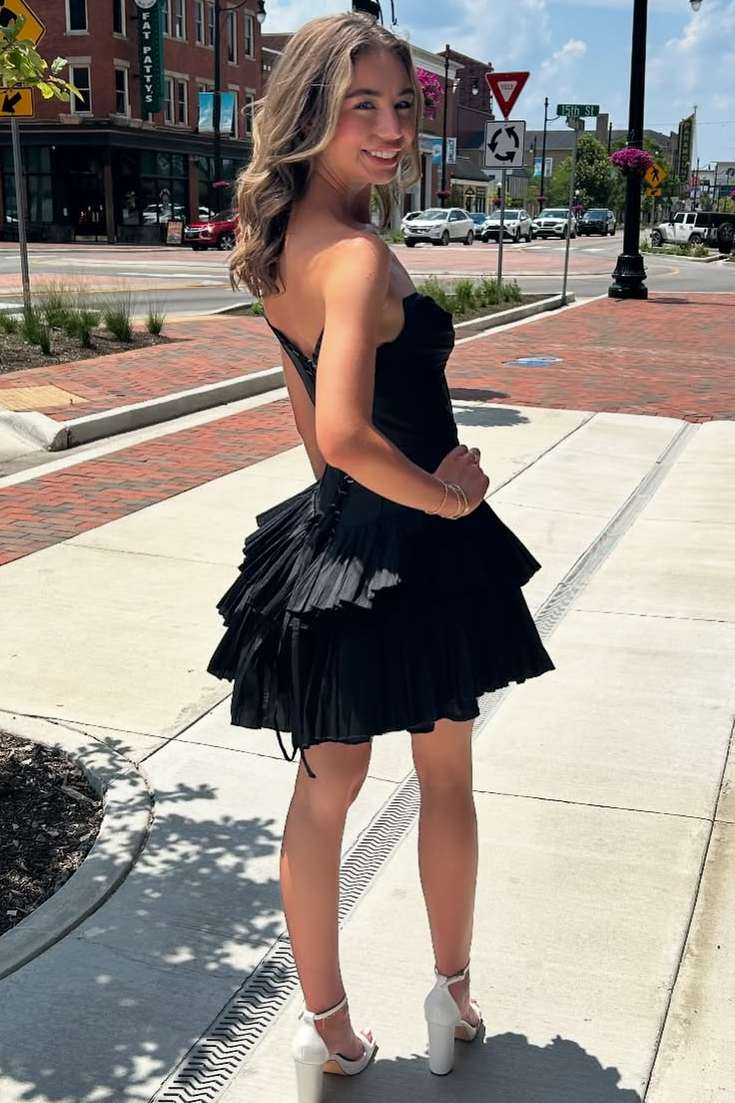 Black Strapless A-Line Layered Sleeveless Pleated Short Homecoming Dress