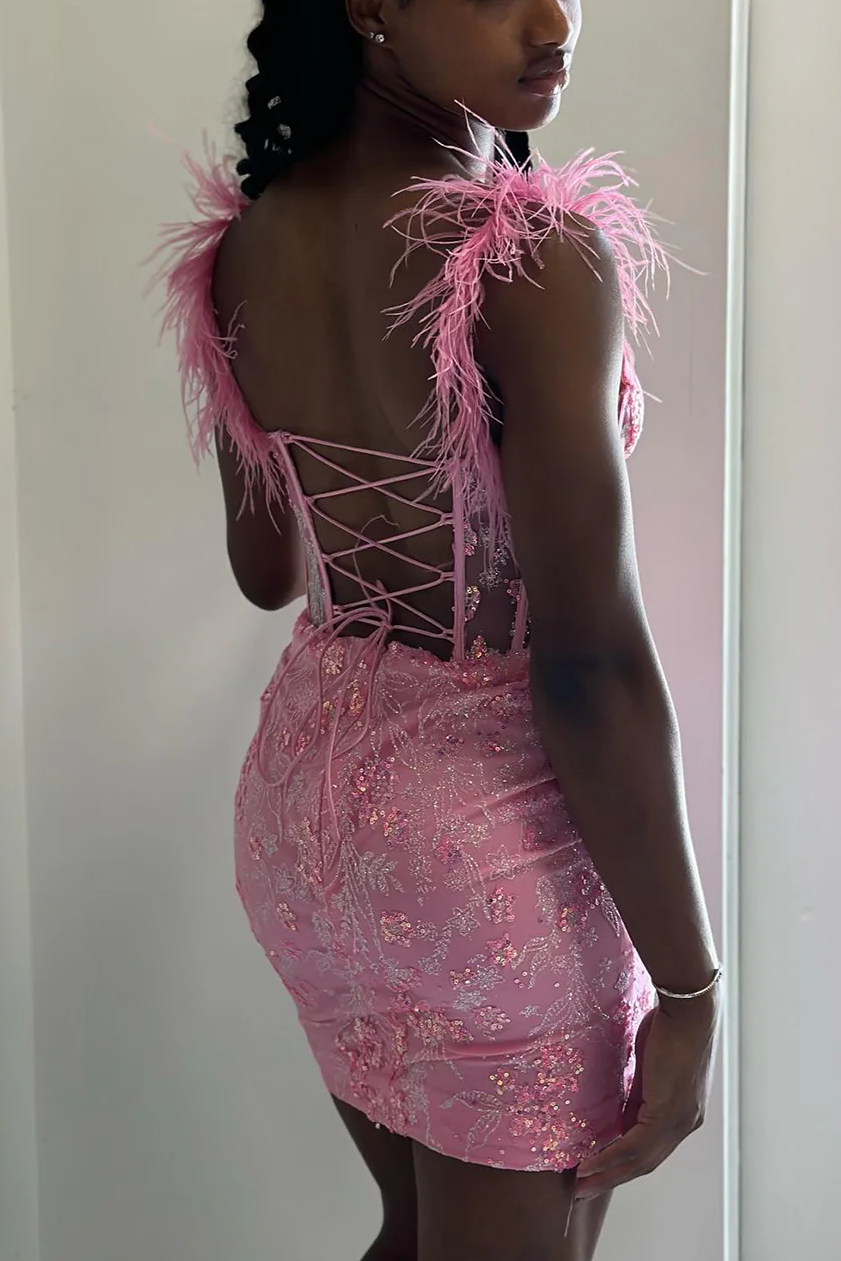 Stunning Lace Appliques Sweetheart Bodycon Homecoming Dress with Feathers