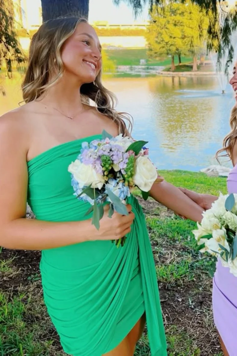 Unique Strapless Scoop Neck Pleated Tulle Sheath Homecoming Dress