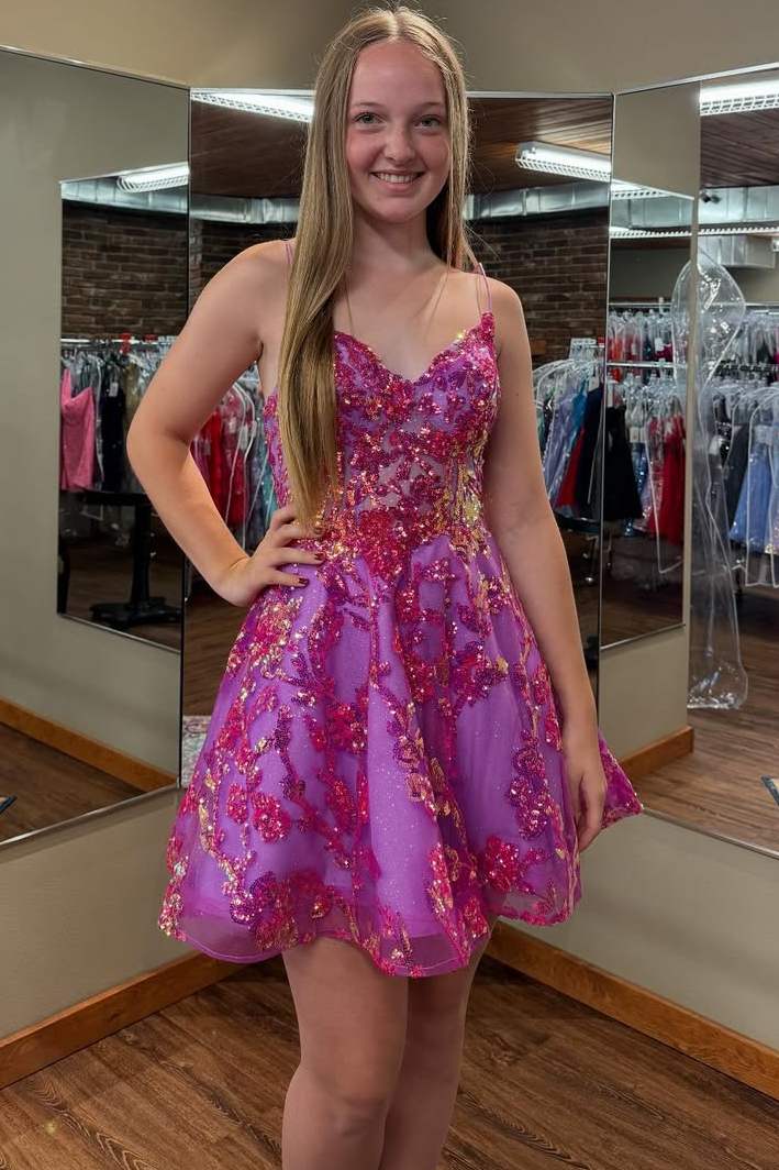 Spaghetti Straps V-Neck Lace Appliques Short Homecoming Dress