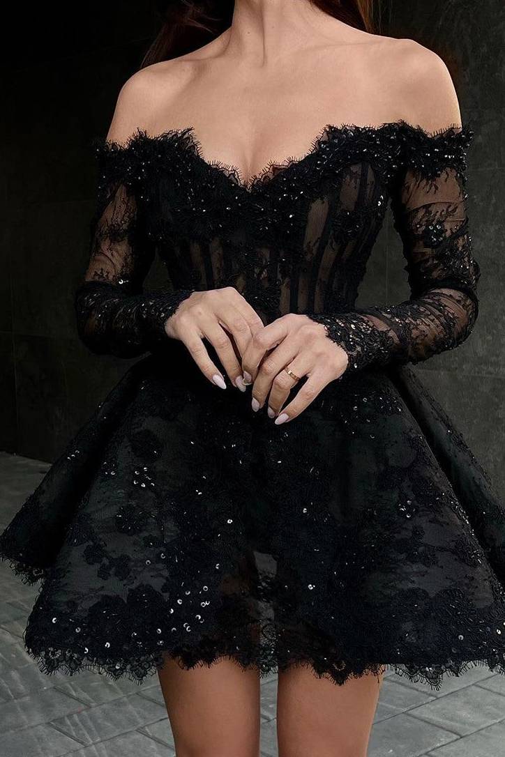 Classy Black A-Line Long Sleeves Lace Appliques Short Homecoming Dress