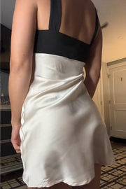 Chic Black&White Straps V-Neck Satin Sleeveless Mini Homecoming Party Dress