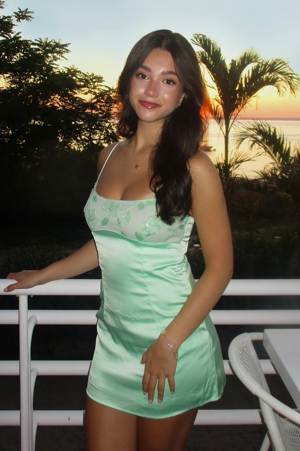 Chic Spaghetti Straps Scoop Neck Sleeveless Mini Homecoming Dress