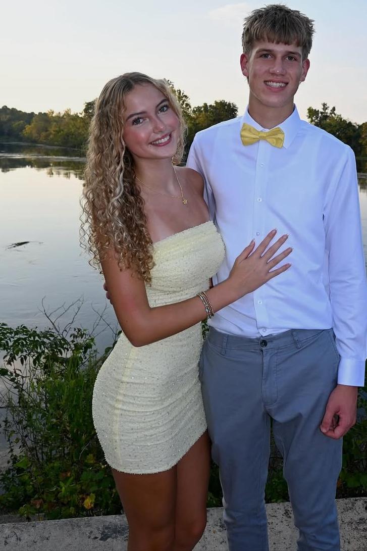 Cute Strapless Pleats Tight Glitter Sleeveless Party Homecoming Dress