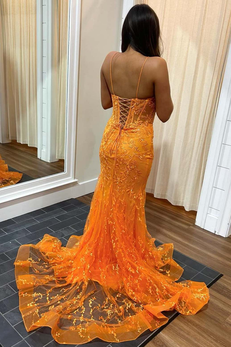 Spaghetti Straps V-Neck Appliques Sleeveless Mermaid Long Prom Dress