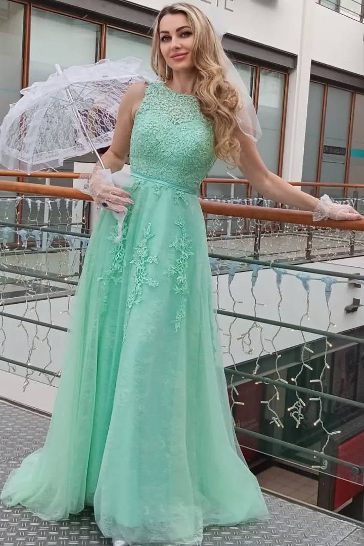 Mint A-Line Scoop Neck Lace Appliques Long Formal Prom Dress