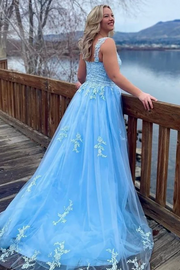 A-Line Straps V-Neck Appliques Empire-Waist Tulle Prom Dress with Train