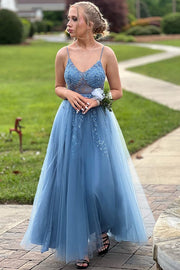 A-Line V-Neck Spaghetti Straps Appliques Tulle Prom Dress