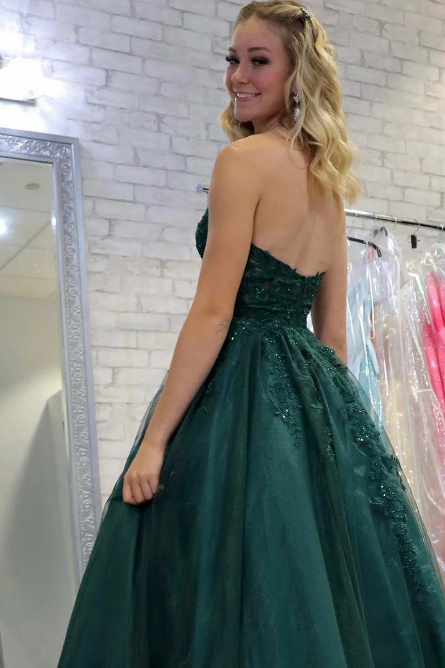 Green A-Line Strapless Sweetheart Appliques Tulle Long Prom Dress