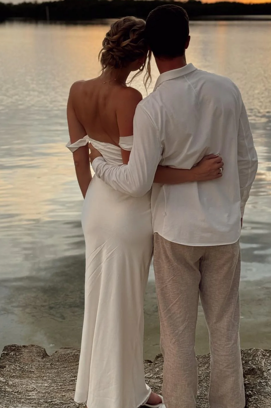 Classy Pink Off-Shoulder Satin Pleats Sheath Long Prom Formal Dress