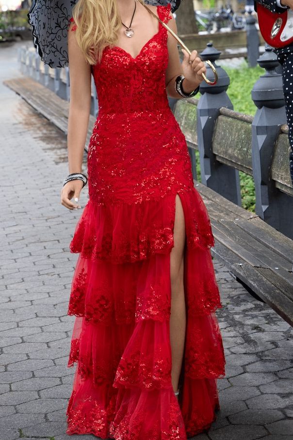 Red Straps A-Line Tiered Sweetheart Appliques Prom Dress with Slit