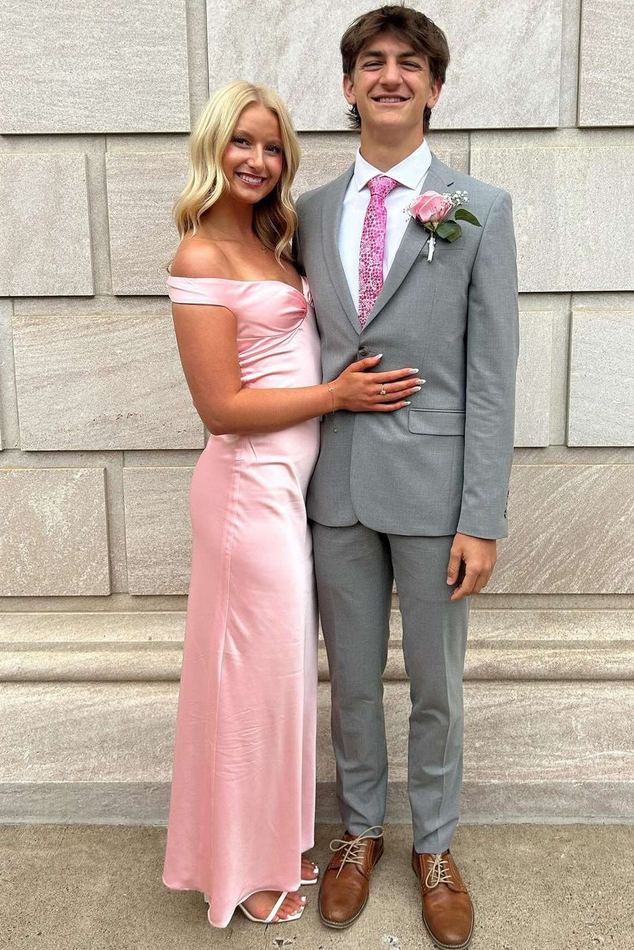 Elegant Off-Shoulder V-Neck Satin Pleats Long Party Prom Dress