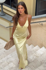 Chic Yellow V-Neck Satin Sleeveless Pleats Long Prom Party Dress