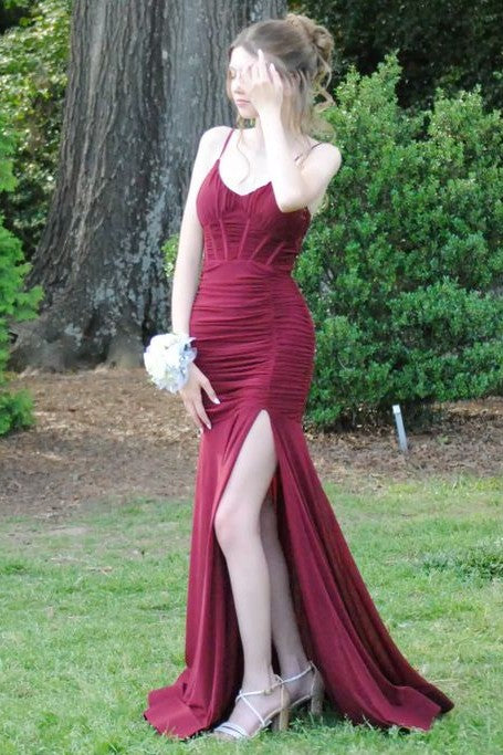 Burgundy Spaghetti Straps V-Neck Pleats Mermaid Prom Dress with Slit