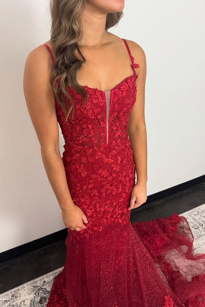 Red Mermaid V-Neck Lace Appliques Glitter Long Prom Dress with Train