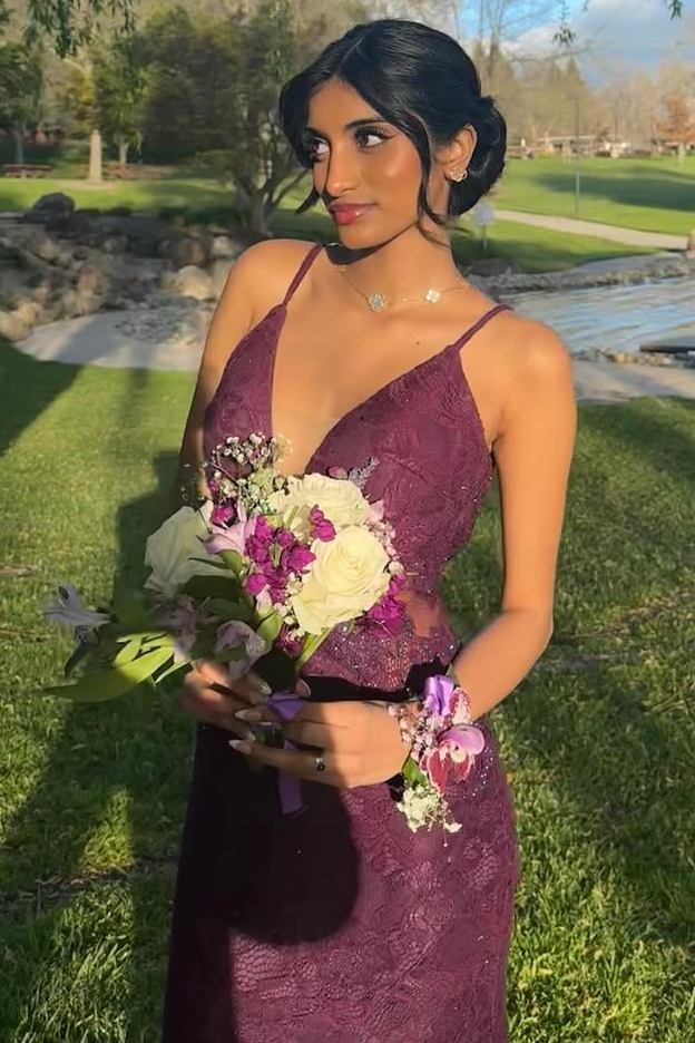 Purple Spaghetti Straps V-Neck Lace Mermaid Sleeveless Long Prom Dress