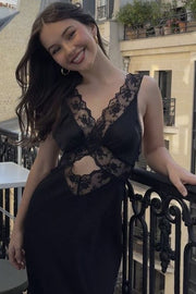 Black V-Neck Straps Lace Appliques Pleats Sleeveless Long Prom Party Dress