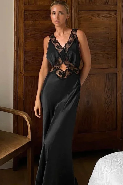 Black V-Neck Straps Lace Appliques Pleats Sleeveless Long Prom Party Dress