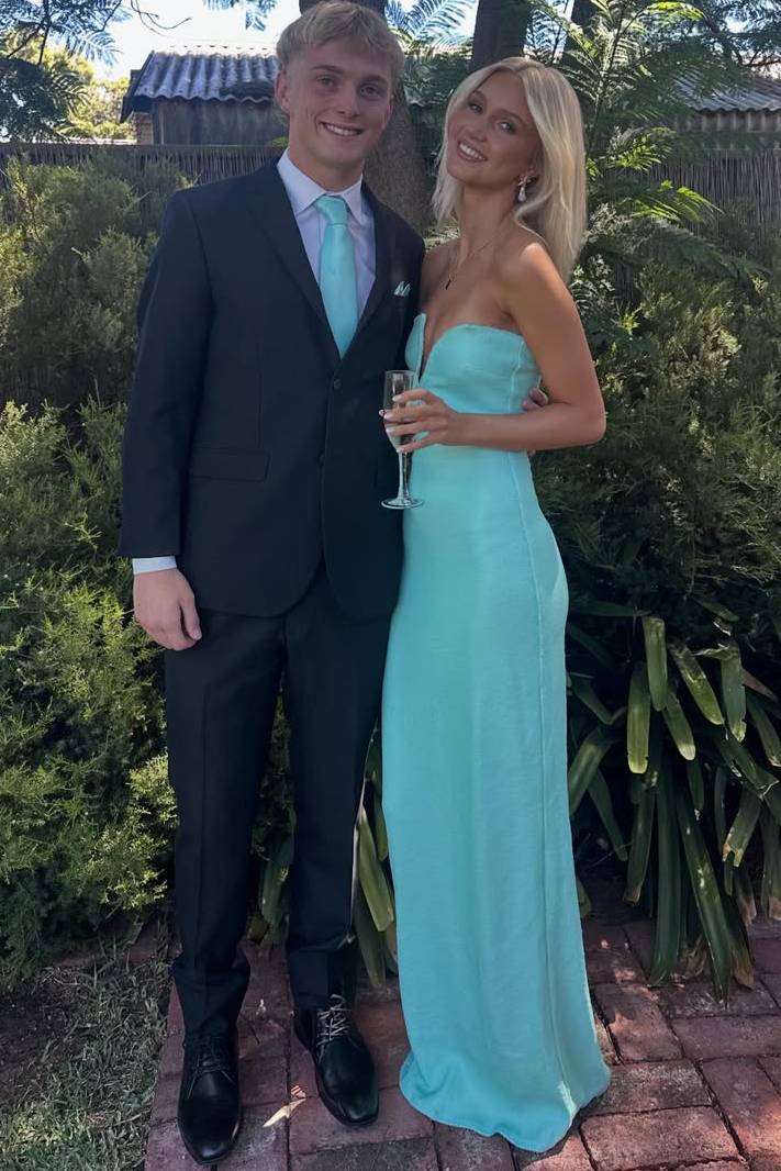 Elegant Strapless Satin V-Neck Sleeveless Long Formal Prom Dress