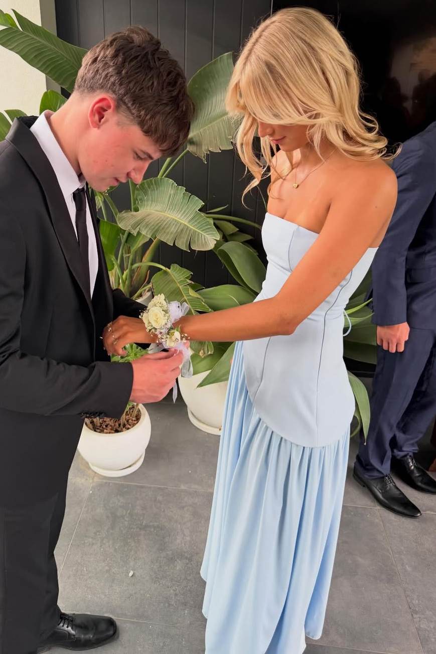 A-Line Strapless Empire-Waist Pleated Sleeveless Prom Dress with Slit