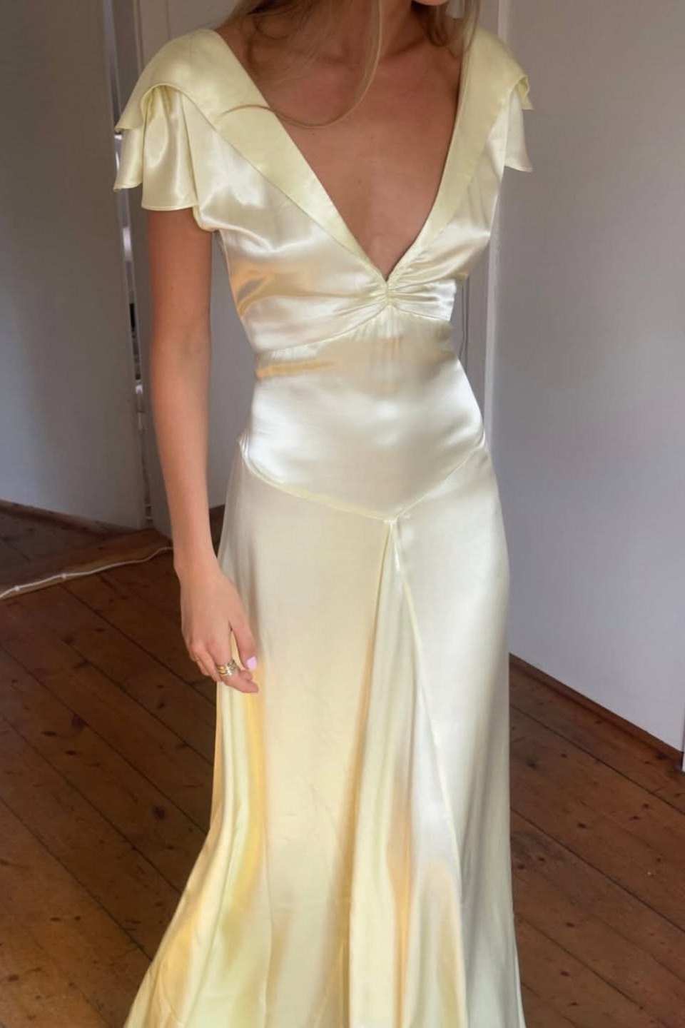 Elegant Deep V-Neck Straps Pleats Satin Backless Long Prom Dress