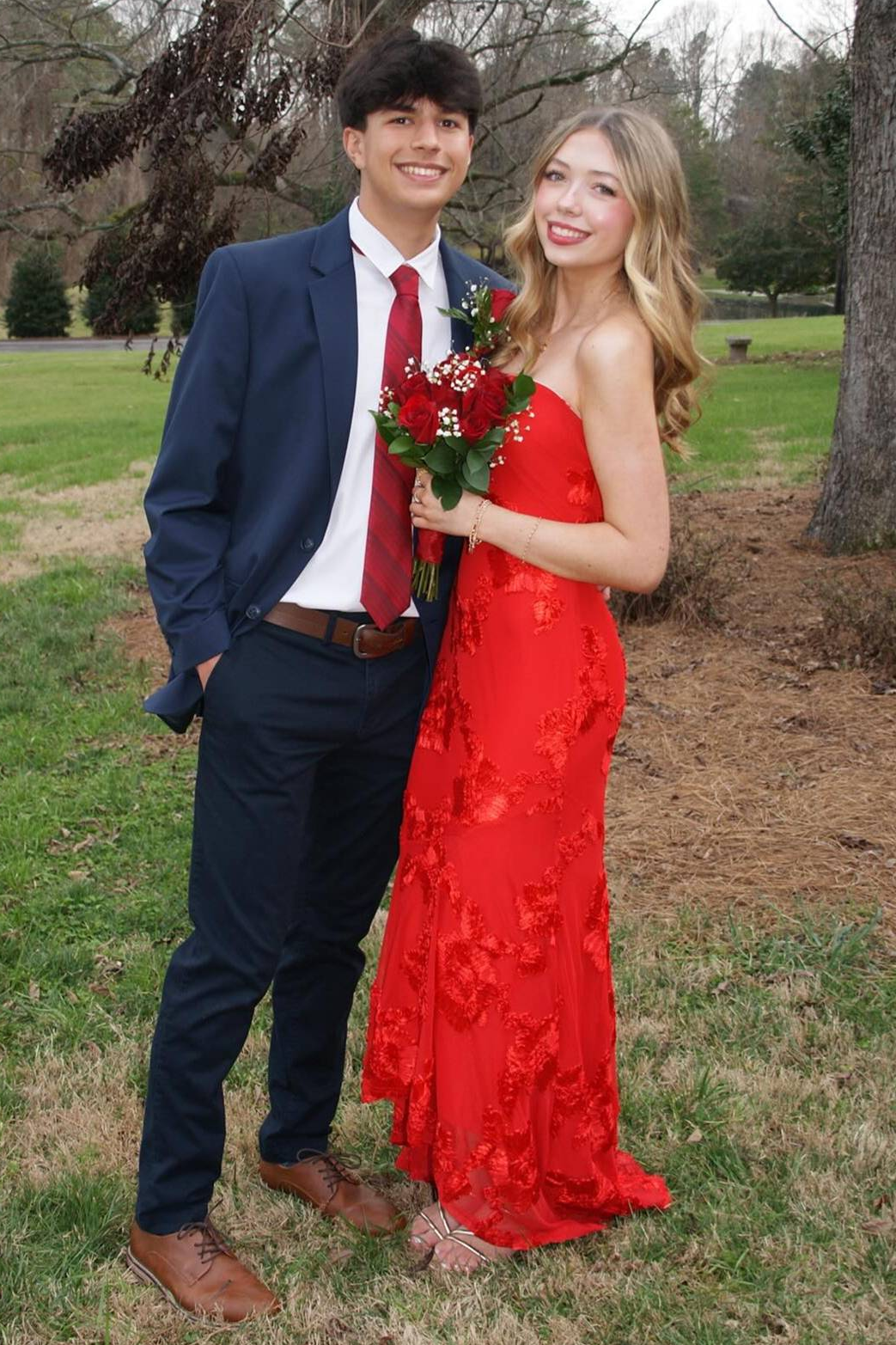 Red Strapless Scoop Neck Appliques Sleeveless Mermaid Long Prom Dress