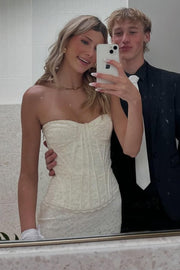 Yellow Strapless Sweetheart Lace Sleeveless Fitted Prom Evening Dress