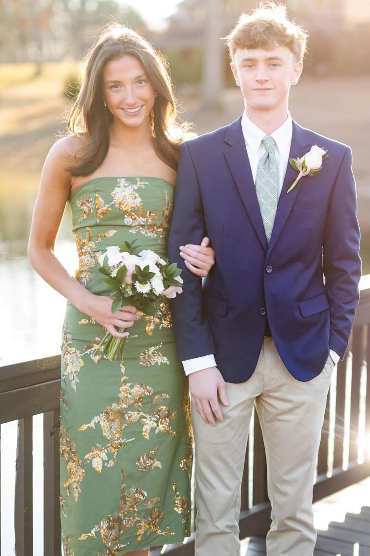 Green Strapless Appliques Scoop Neck Fitted Knee-Length Prom Dress