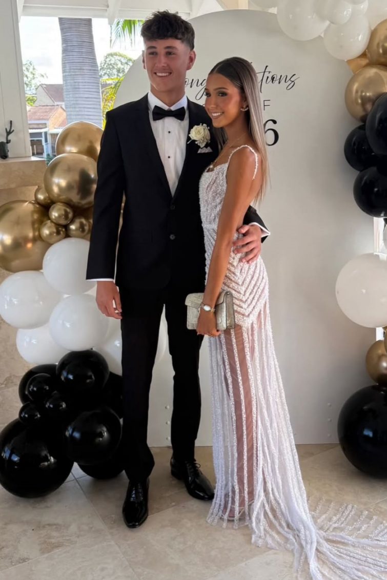 Gorgeous Beaded Sleeveless Mermaid Tulle Sleeveless Evening Prom Dress